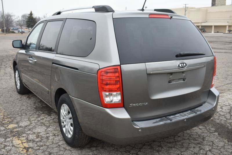 Used 2011 Kia Sedona LX image 5