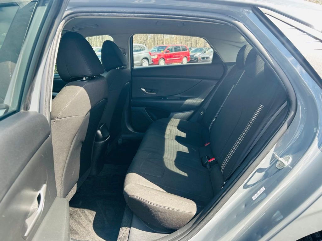 Used 2021 Hyundai Elantra SEL w/ Cargo Package image 27
