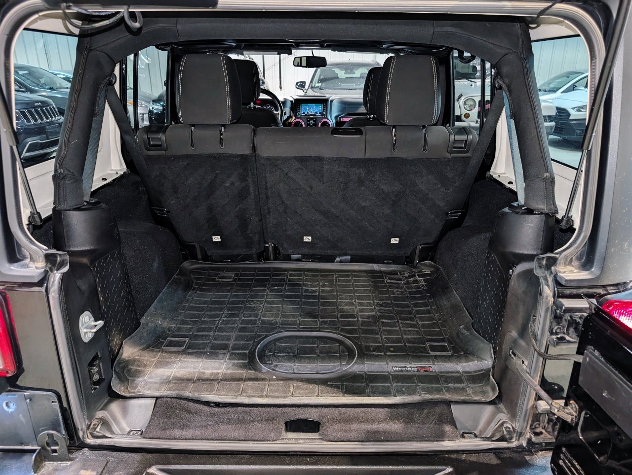 Used 2015 Jeep Wrangler Unlimited Sahara w/ Dual Top Group image 22