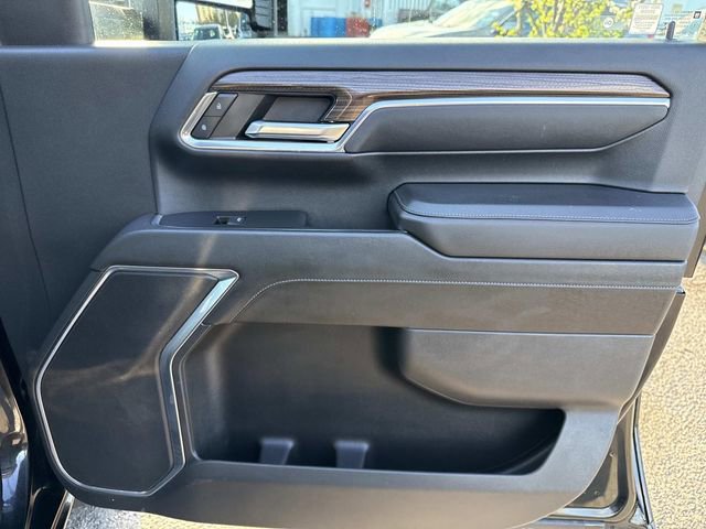 Used 2024 Chevrolet Silverado 2500 LT w/ Convenience Package image 8