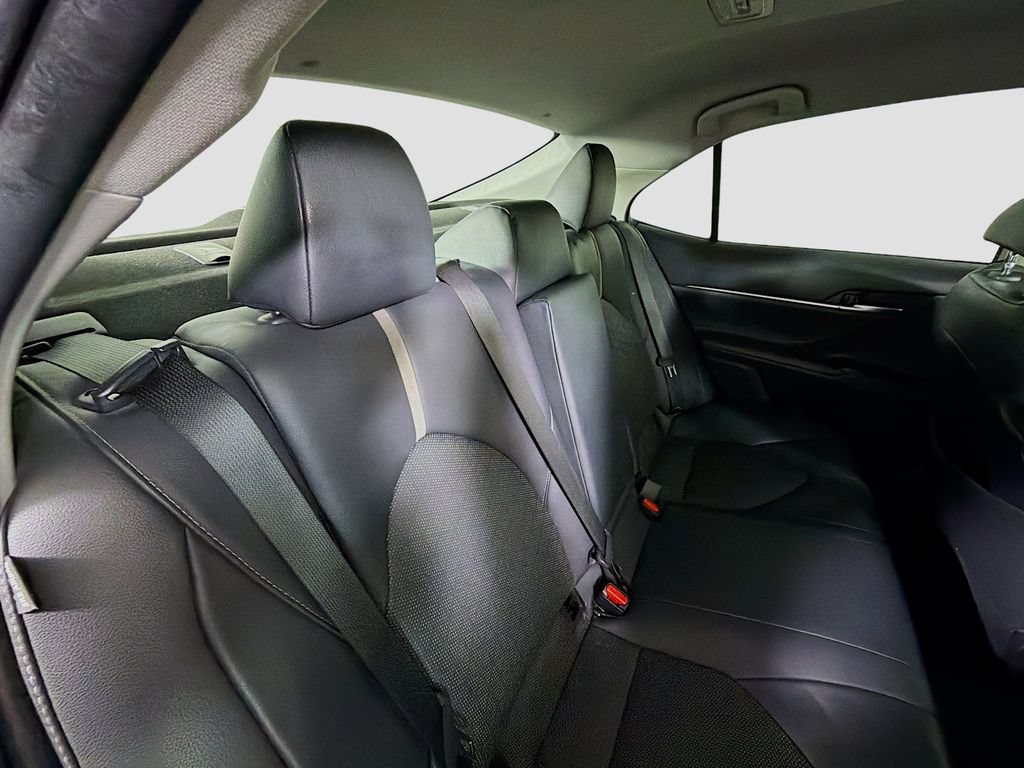 Used 2018 Toyota Camry XSE FWD image 21