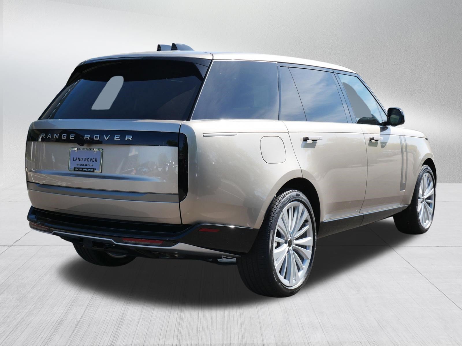 New 2026 Land Rover Range Rover Long Wheelbase SE AWD/4WD image 2