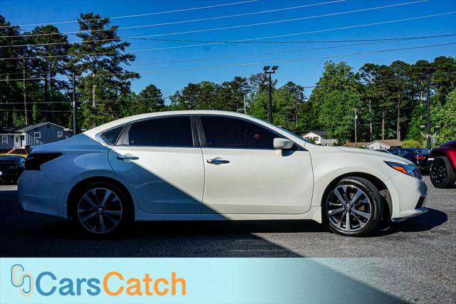 Used 2017 Nissan Altima 2.5 SR FWD image 2