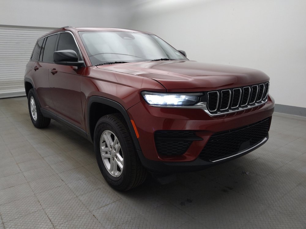 Used 2023 Jeep Grand Cherokee Laredo w/ Luxury Tech Group I AWD/4WD image 13