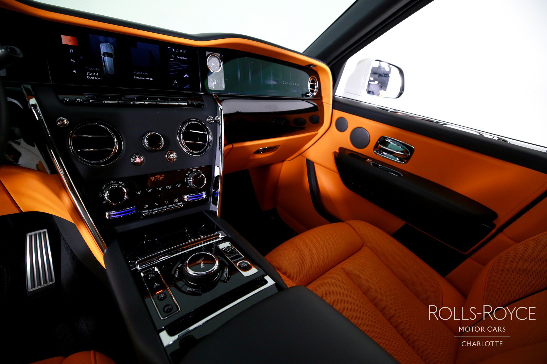 Certified 2025 Rolls-Royce Cullinan image 16