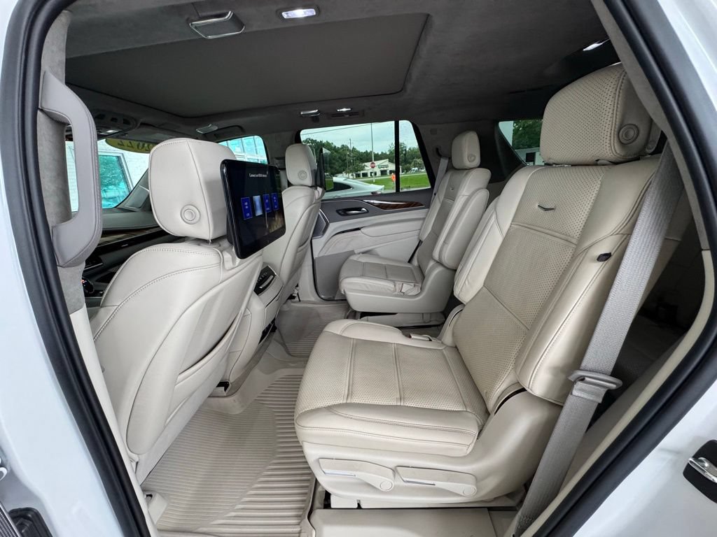 Used 2022 Cadillac Escalade Sport Platinum w/ Heavy-Duty Trailer Package AWD/4WD image 20