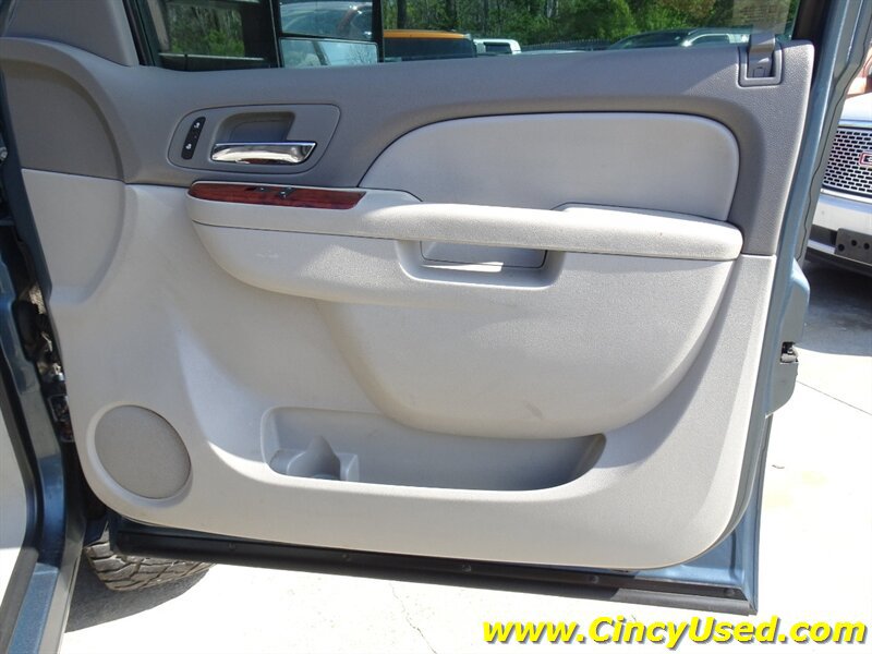 Used 2011 Chevrolet Silverado 2500 LTZ w/ LTZ Plus Package AWD/4WD image 20