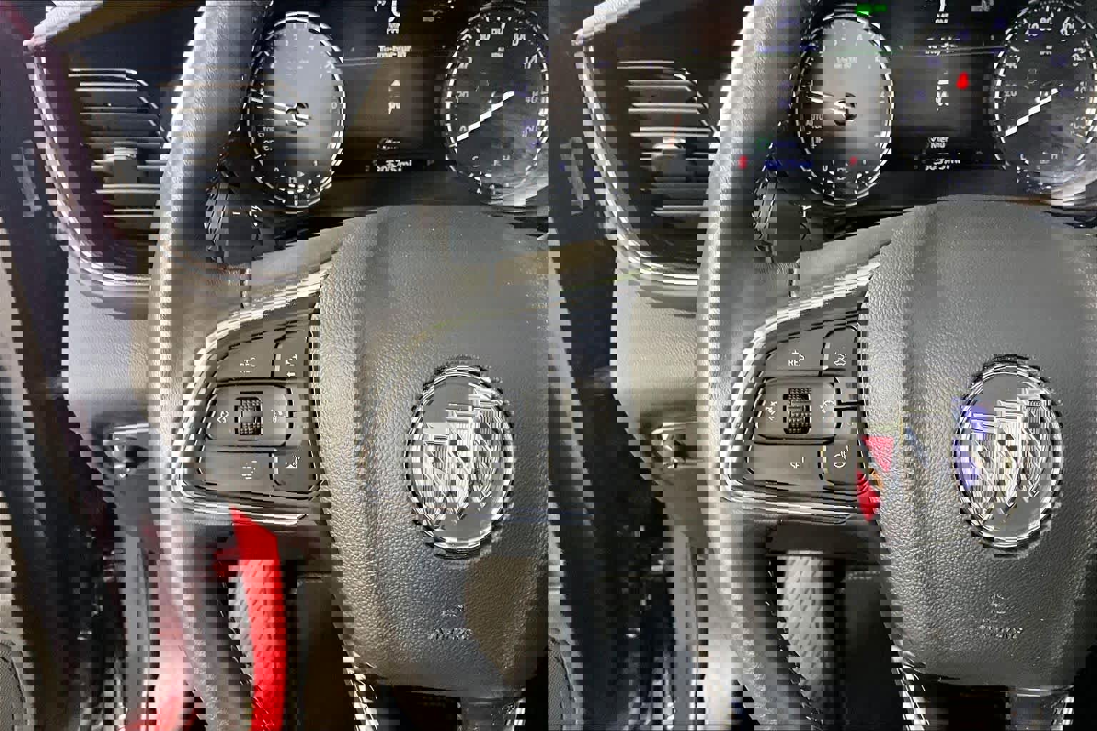 Certified 2021 Buick Envision Essence w/ Sport Touring Package image 23