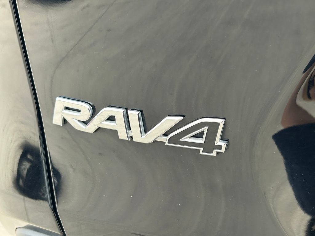Used 2025 Toyota RAV4 XLE FWD image 12