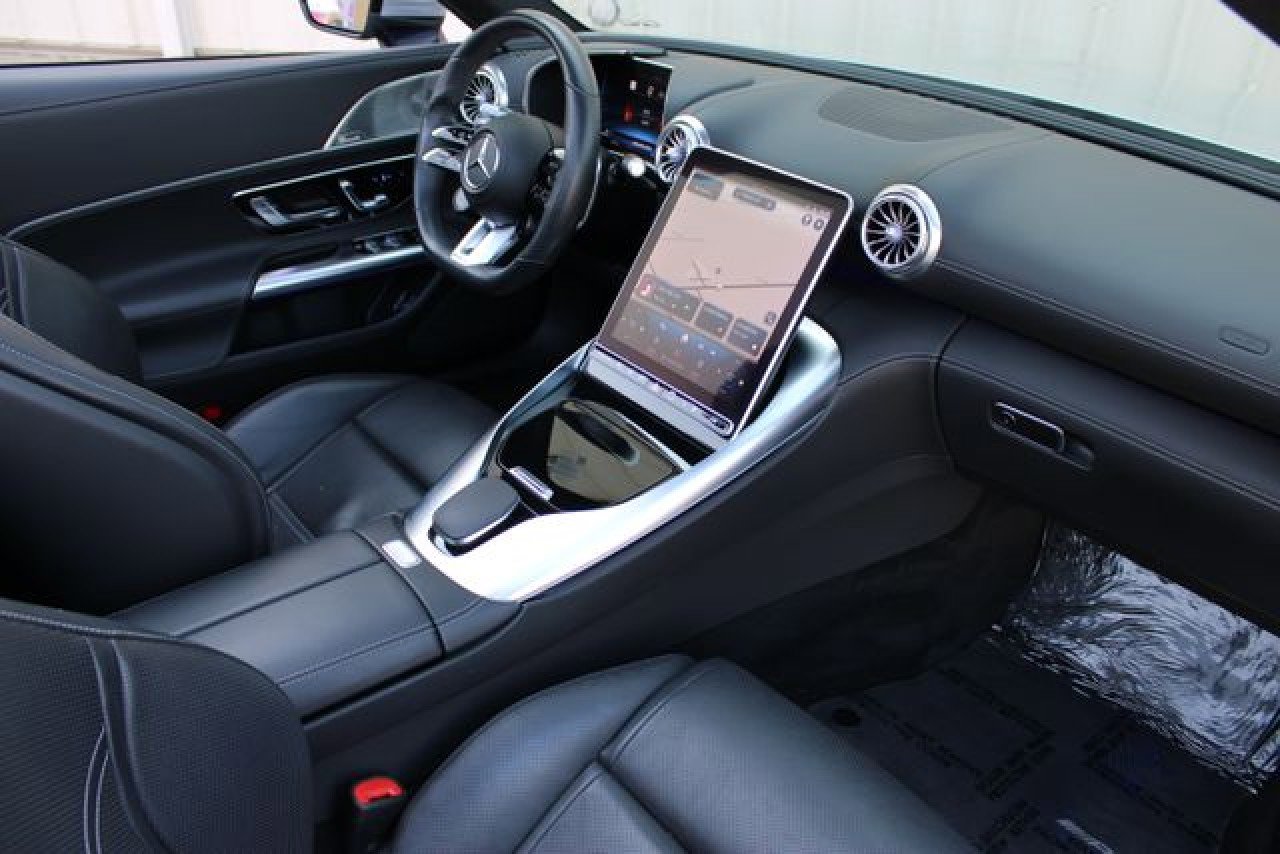Used 2022 Mercedes-Benz SL 55 AMG 4MATIC image 12