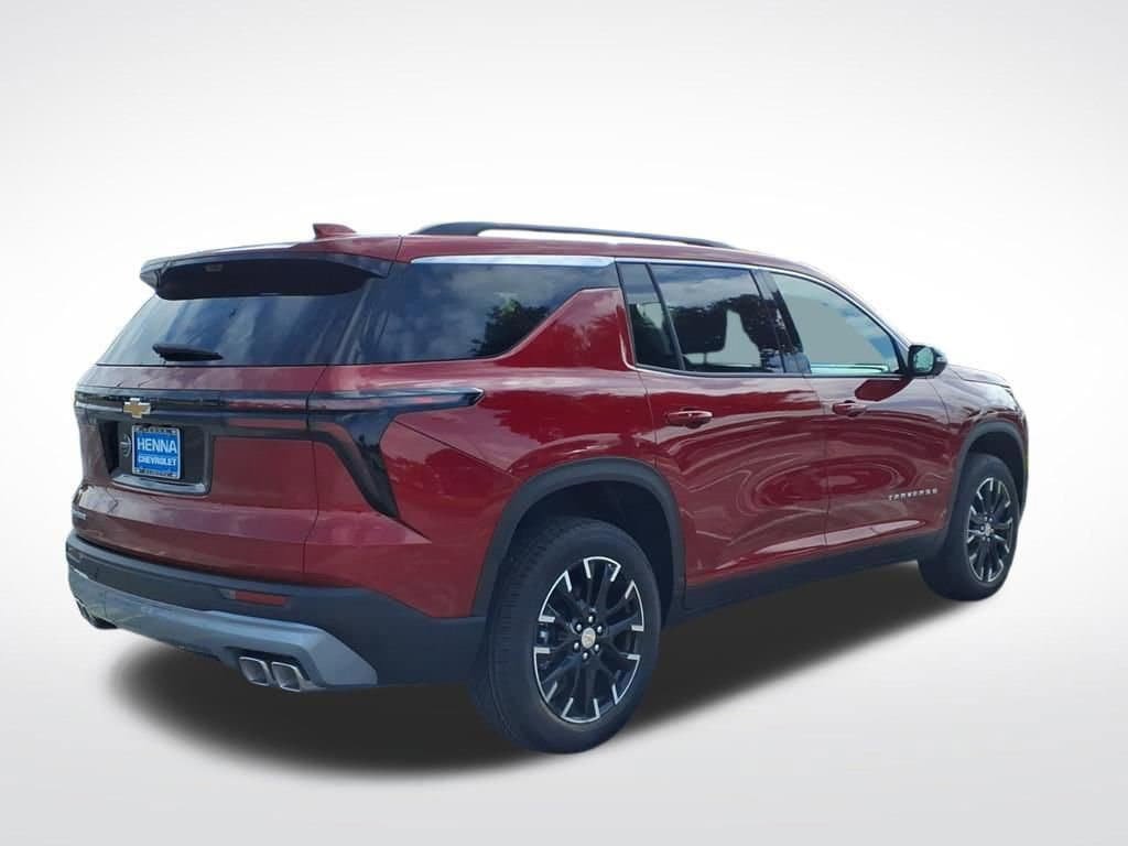 New 2026 Chevrolet Traverse LT w/ Sun and Wheel Package FWD image 3