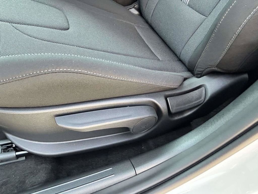 New 2026 Hyundai Elantra SE FWD image 14