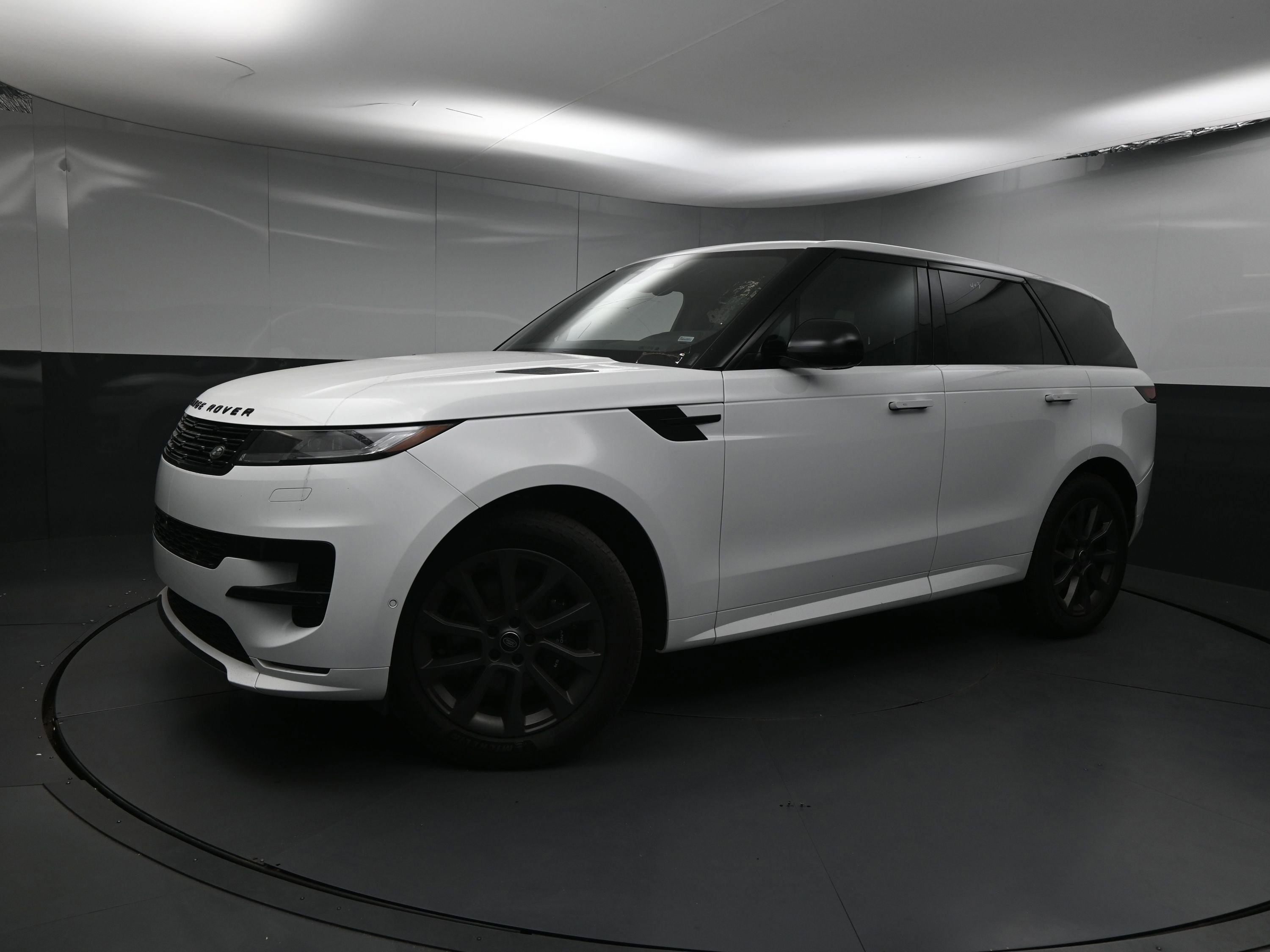 Used 2024 Land Rover Range Rover Sport Dynamic SE
