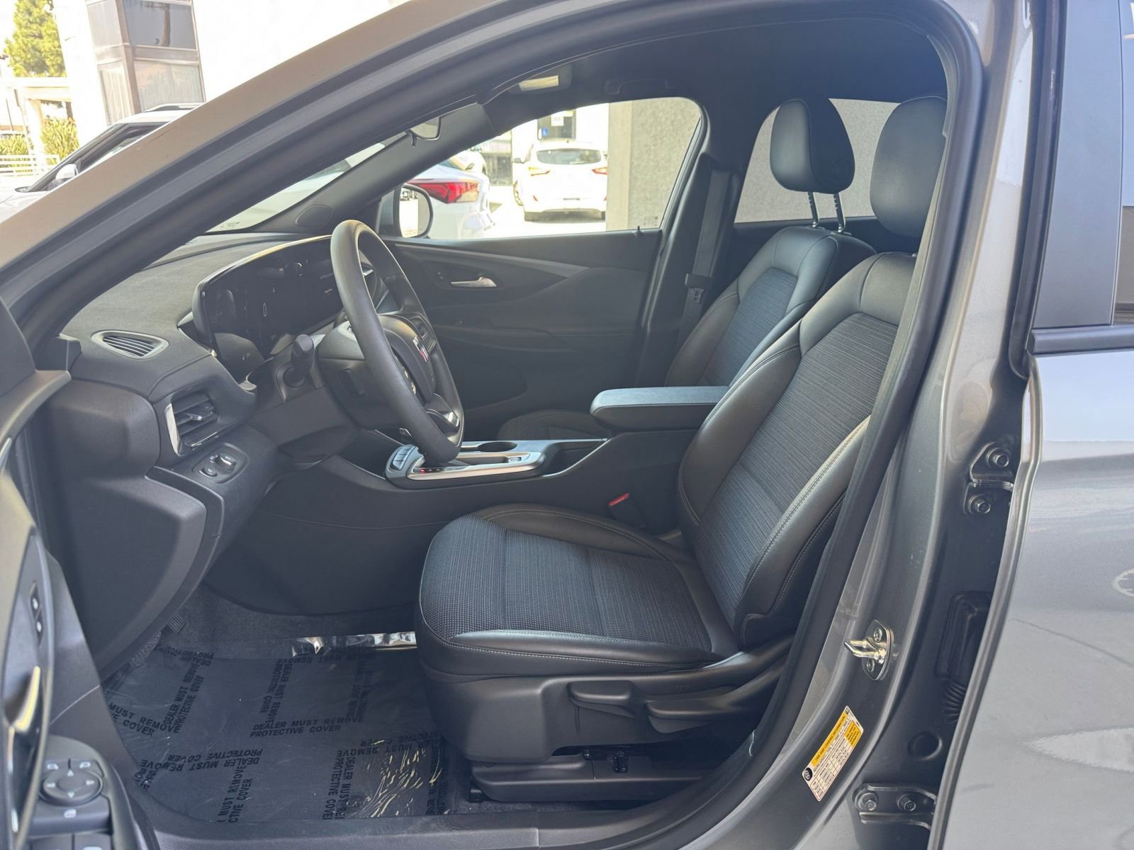 Used 2025 Buick Envista Preferred image 27