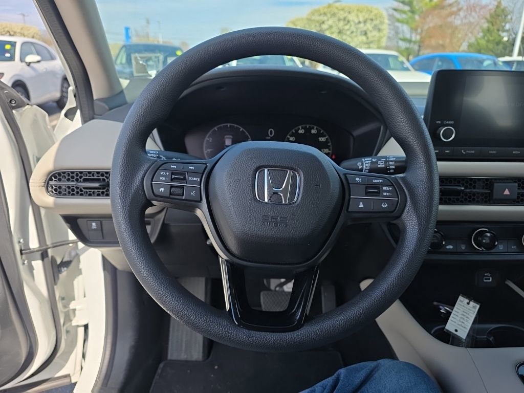 Used 2023 Honda HR-V LX image 13
