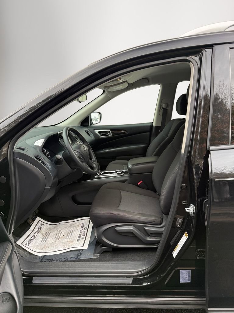 Used 2020 Nissan Pathfinder S image 12