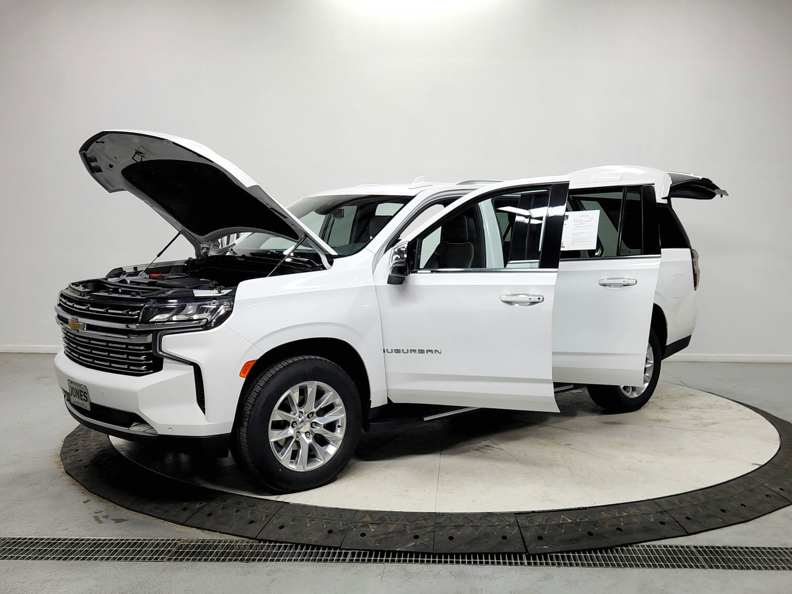 Used 2023 Chevrolet Suburban Premier image 11