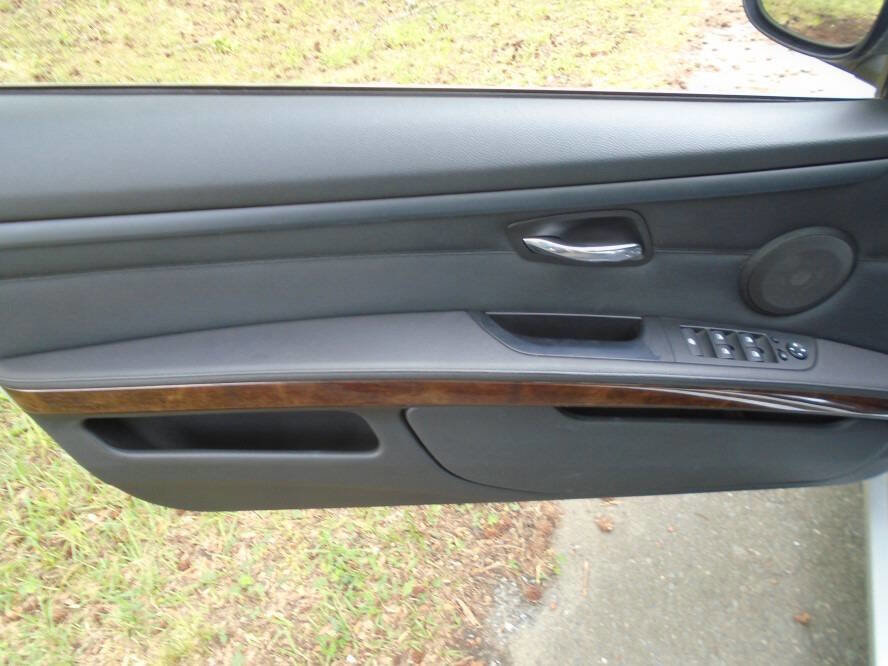 Used 2009 BMW 328i Convertible RWD image 16