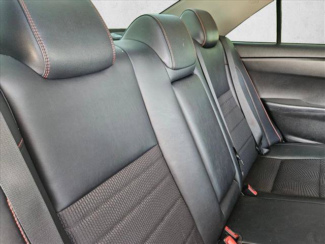 Used 2016 Toyota Camry SE FWD image 15