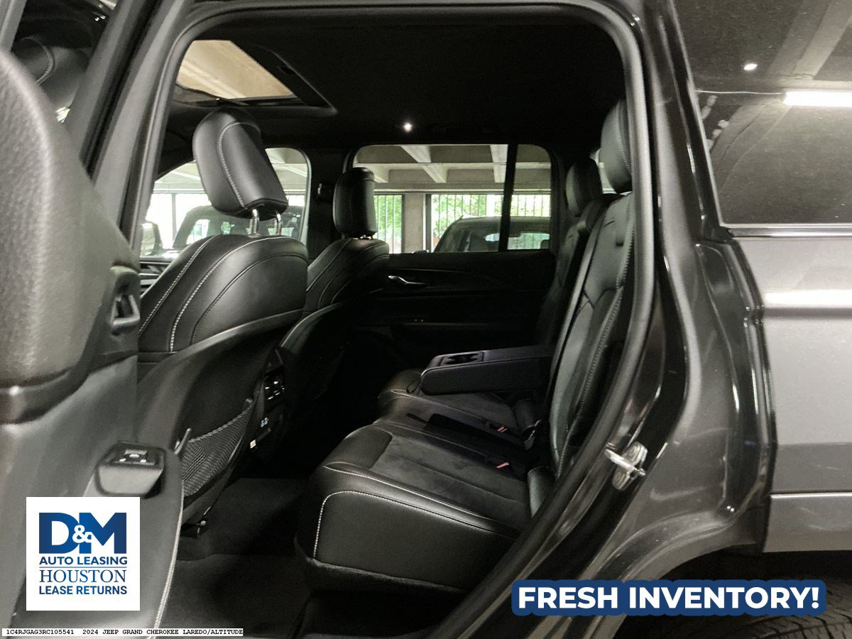 Used 2024 Jeep Grand Cherokee Altitude image 9