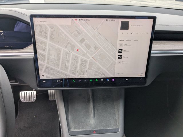 Used 2022 Tesla Model S image 12