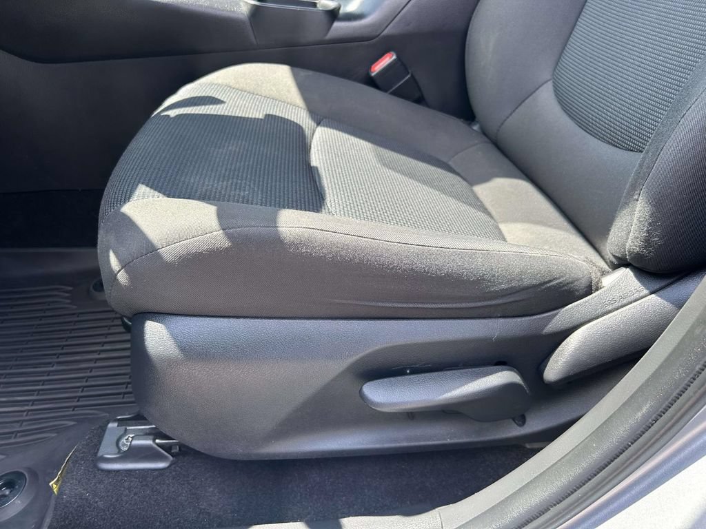 Used 2023 Toyota RAV4 LE FWD image 19