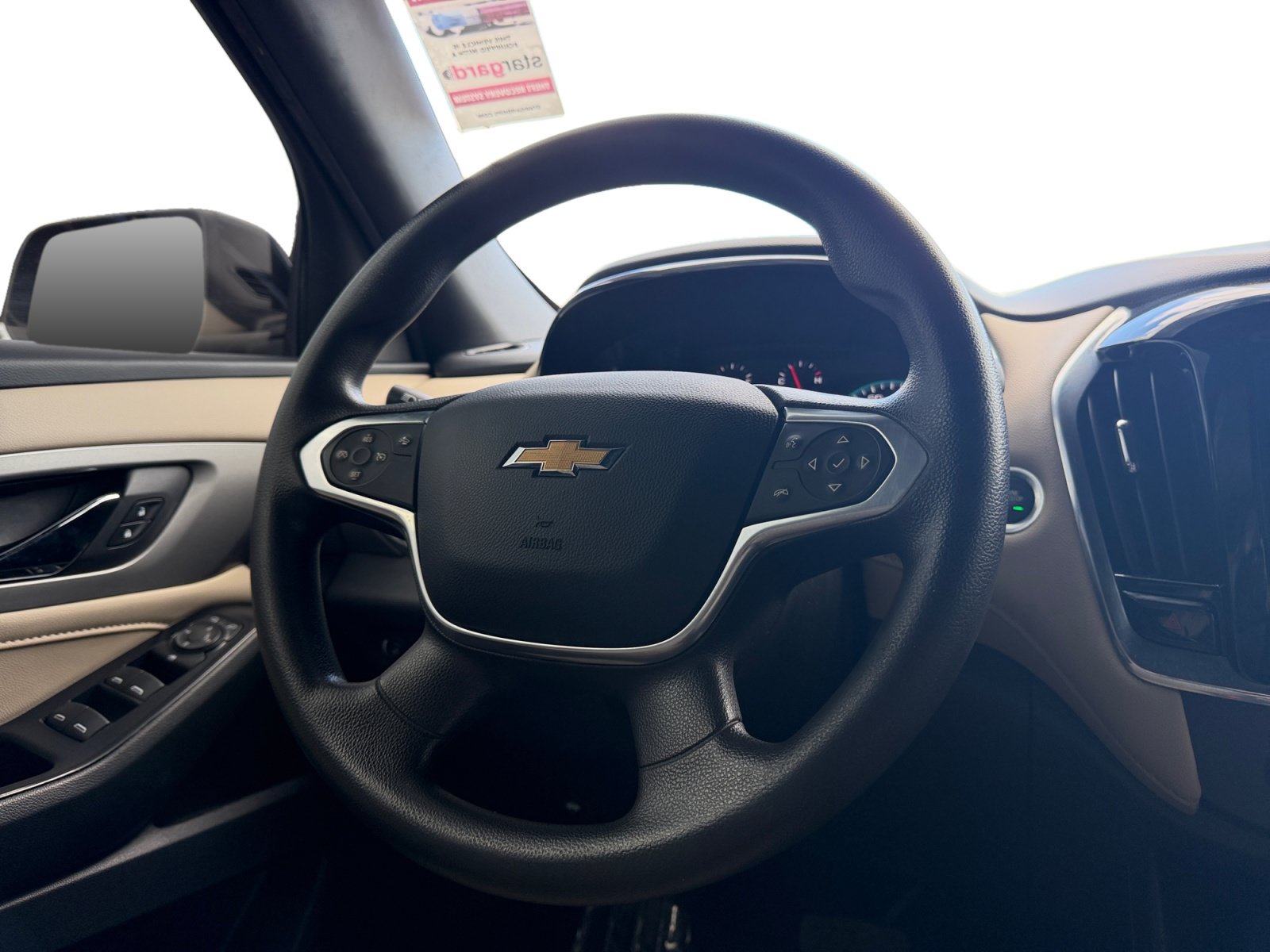 Used 2022 Chevrolet Traverse LS FWD image 8