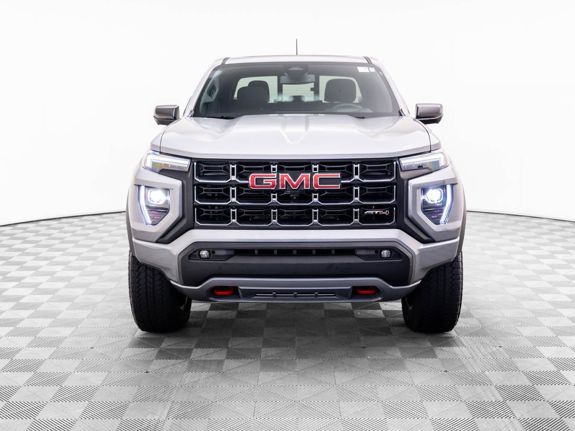 Used 2025 GMC Canyon AT4 w/ Nightfall Edition AWD/4WD image 9