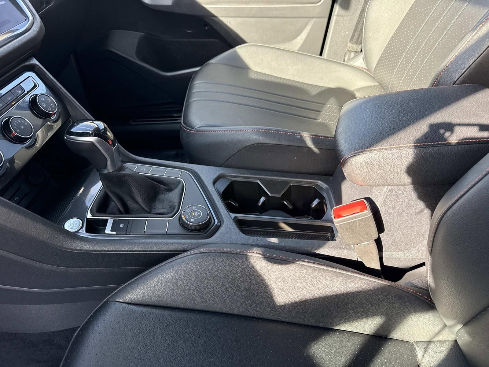 Used 2024 Volkswagen Tiguan SE image 20