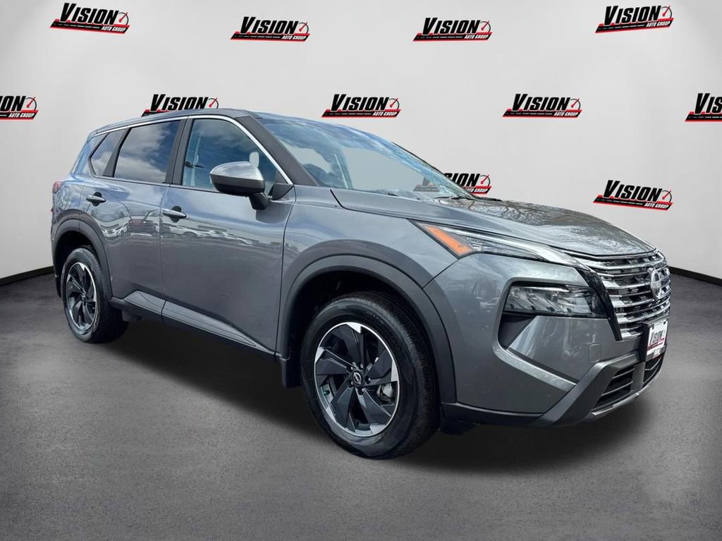 Used 2025 Nissan Rogue SV image 3