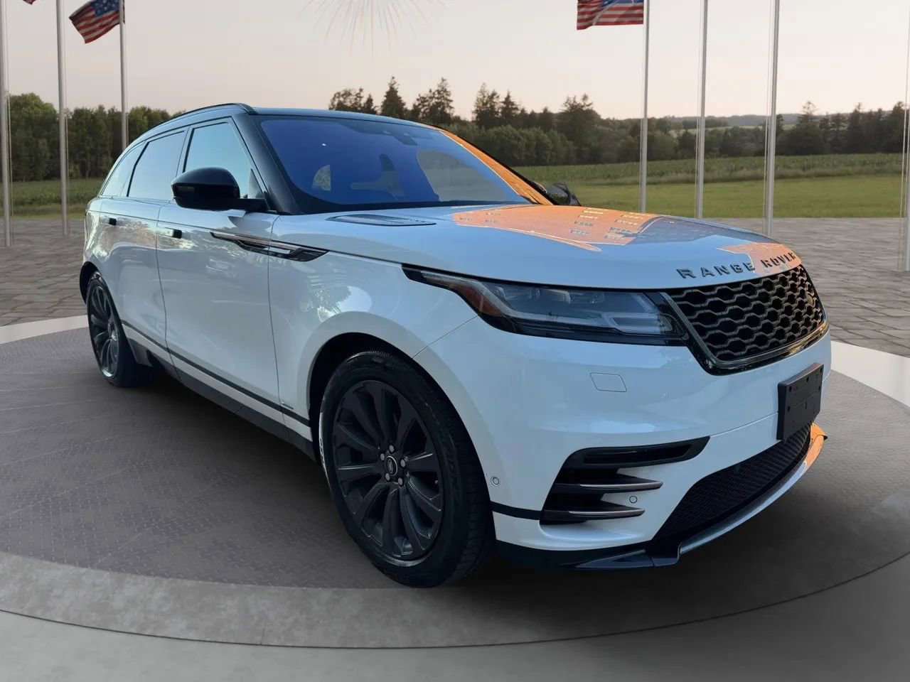 Used 2018 Land Rover Range Rover Velar R-Dynamic SE image 27