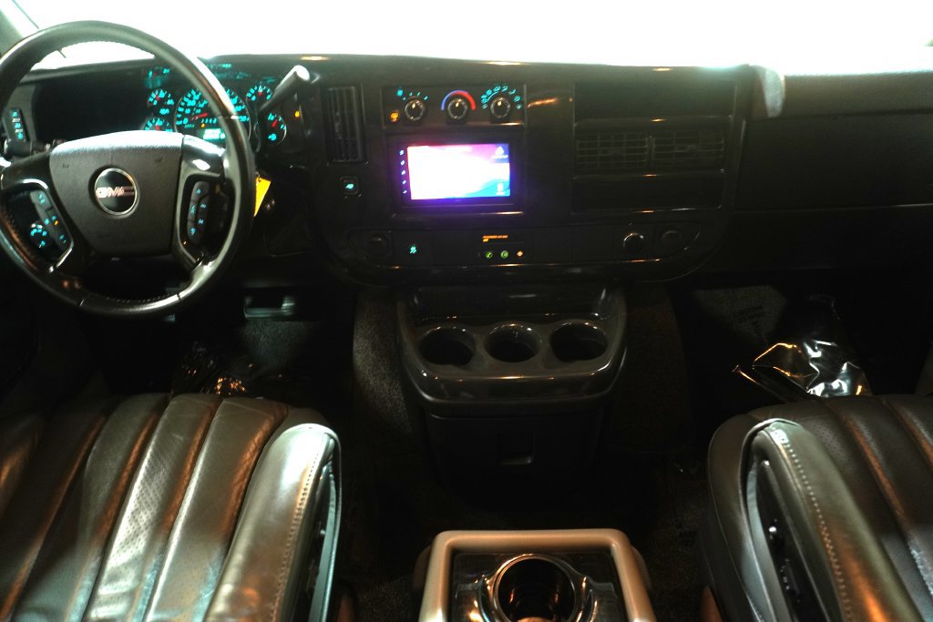 Used 2011 GMC Savana 1500 LT w/ LT Preferred Equipment Group AWD/4WD image 16