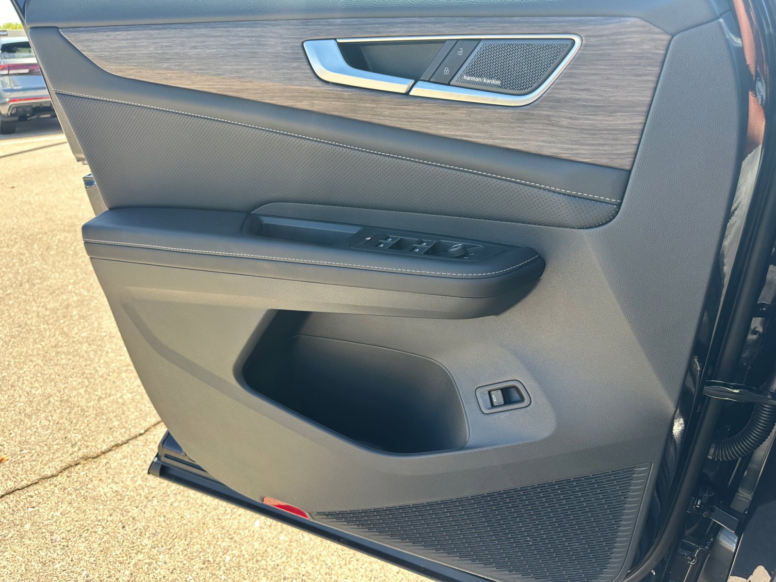 New 2025 Volkswagen Atlas SEL Premium R-Line image 13