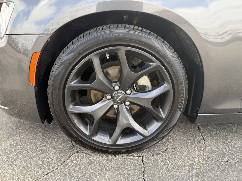 Used 2023 Chrysler 300 S w/ Comfort Group image 10