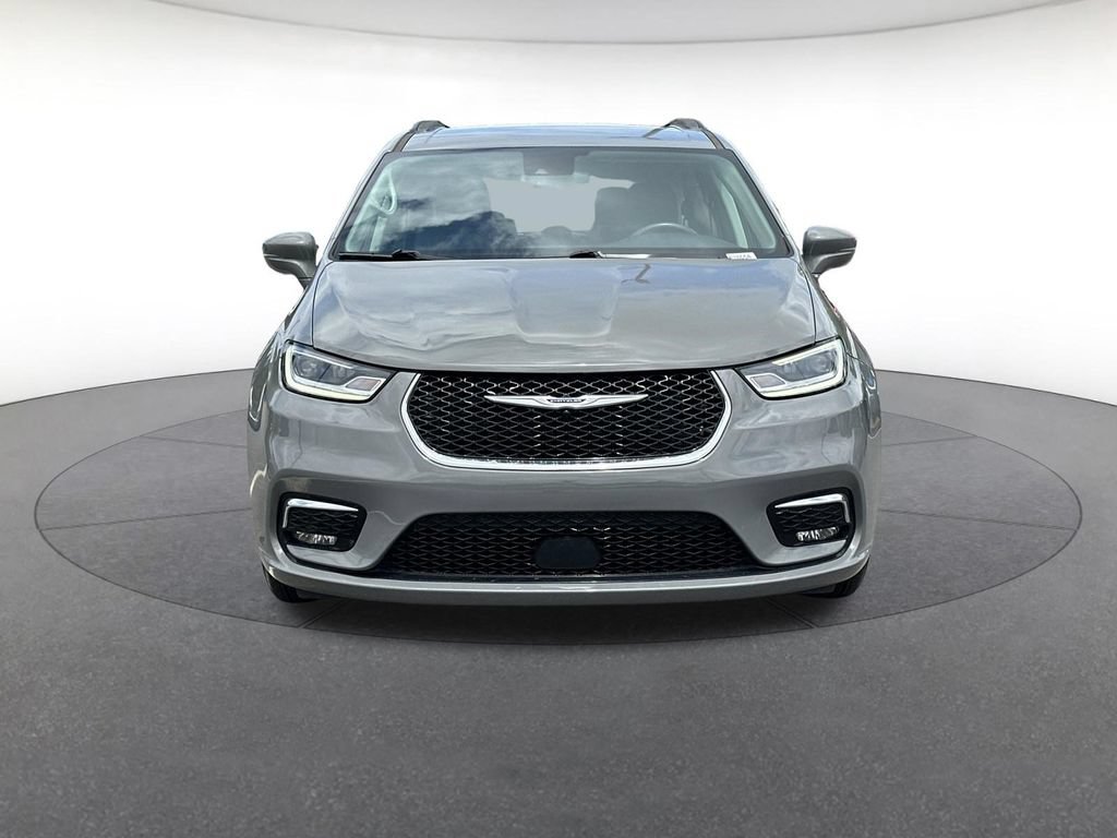 Certified 2022 Chrysler Pacifica Touring-L FWD image 9