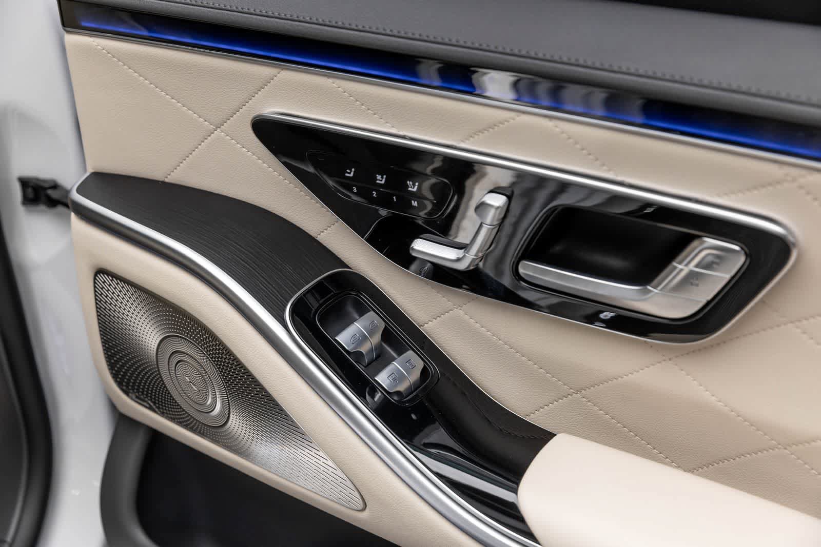 Used 2025 Mercedes-Benz S 580 4MATIC Sedan image 36