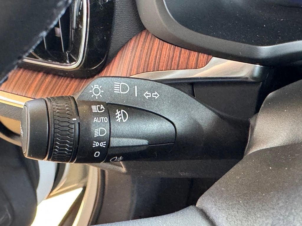 New 2026 Volvo V60 B5 Cross Country Plus w/ Climate Package image 17