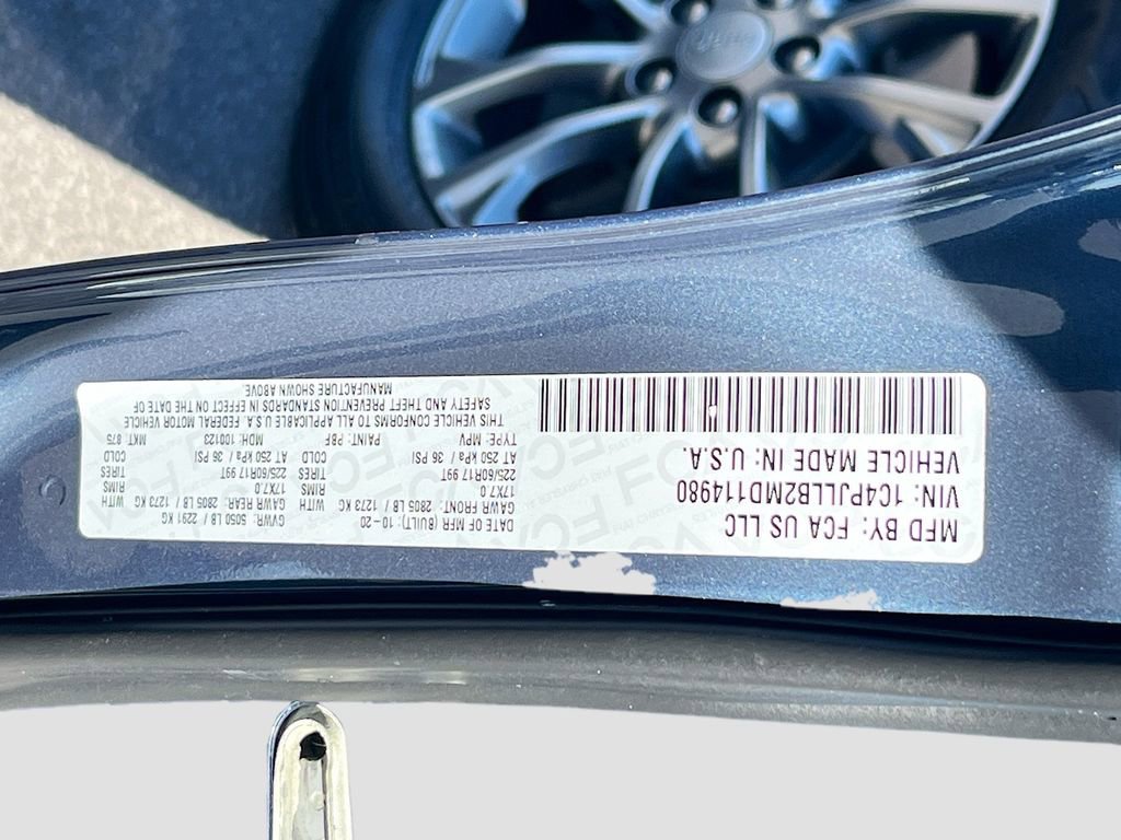 Used 2021 Jeep Cherokee Latitude Plus FWD image 30