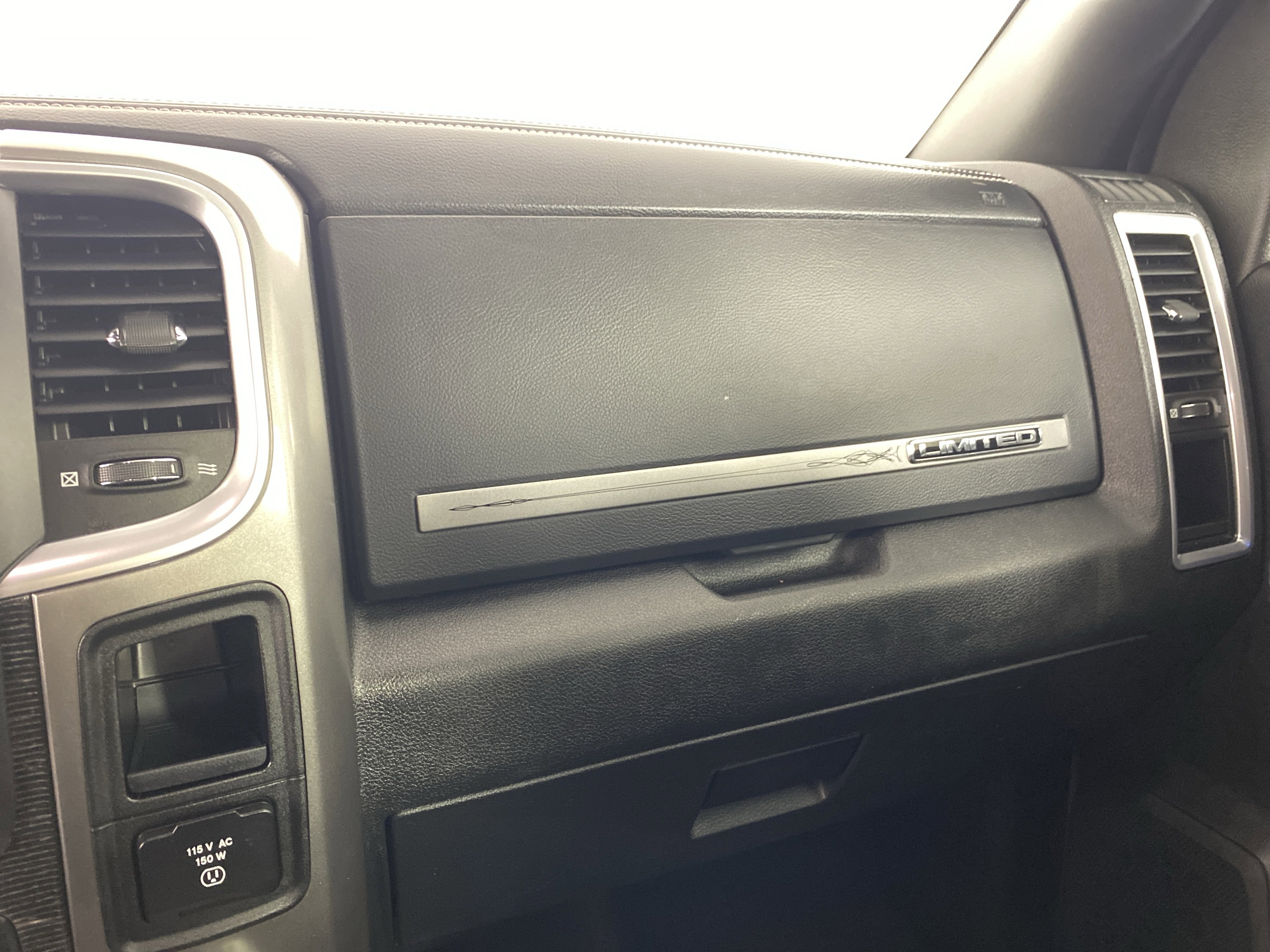 Used 2018 RAM 2500 Limited image 32