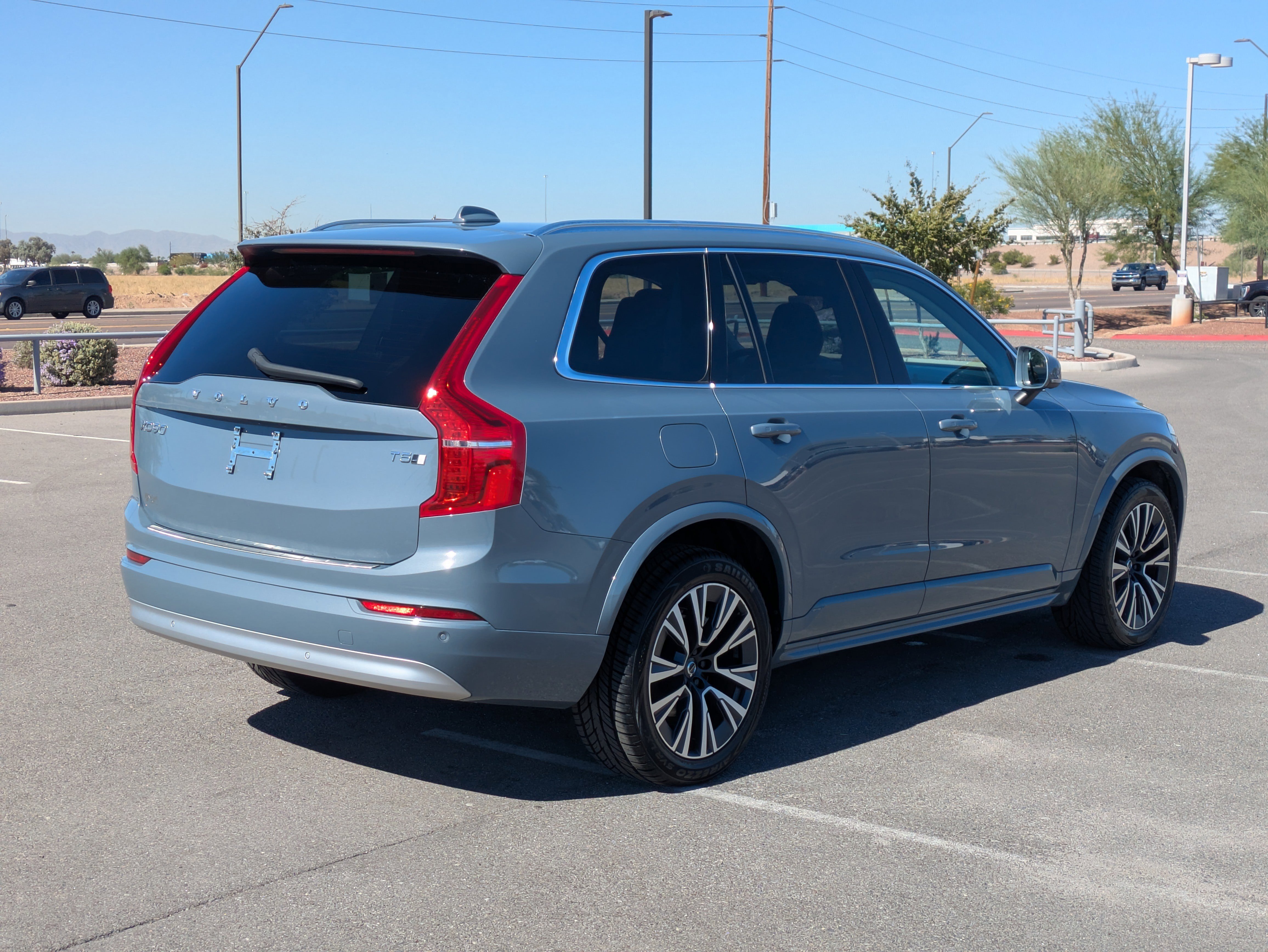 Used 2022 Volvo XC90 T5 Momentum w/ Advanced Package image 5