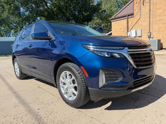 Used 2022 Chevrolet Equinox LT AWD/4WD image 2