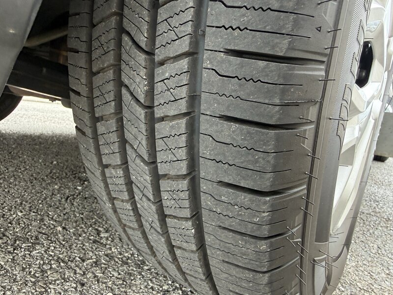 Used 2015 Ford Transit 350 XL RWD image 34