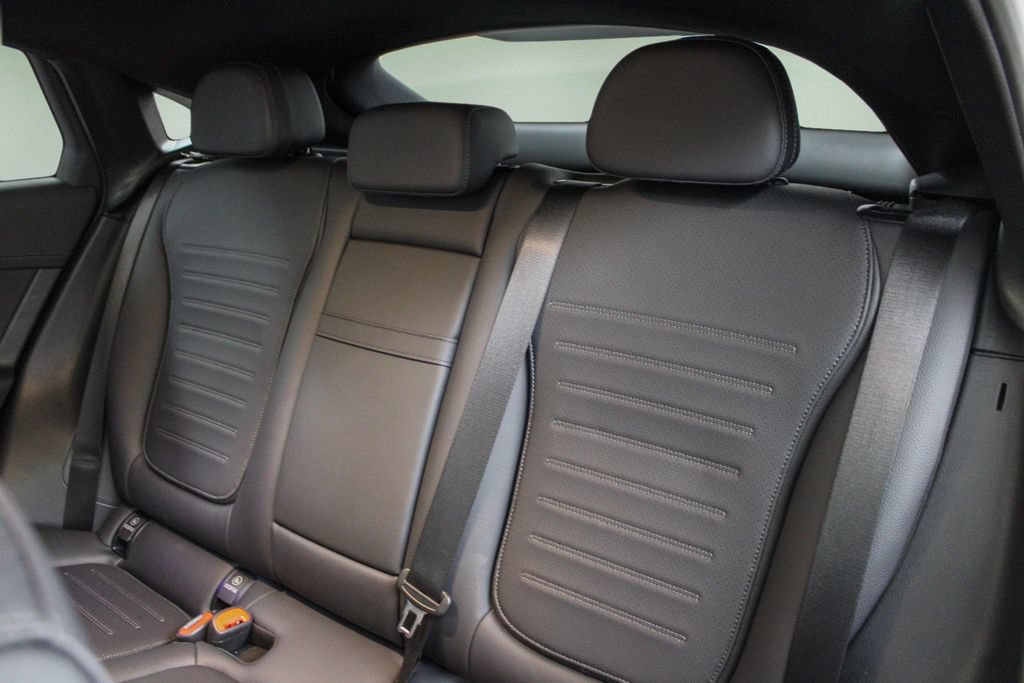 Used 2025 Mercedes-Benz GLC 300 4MATIC image 25