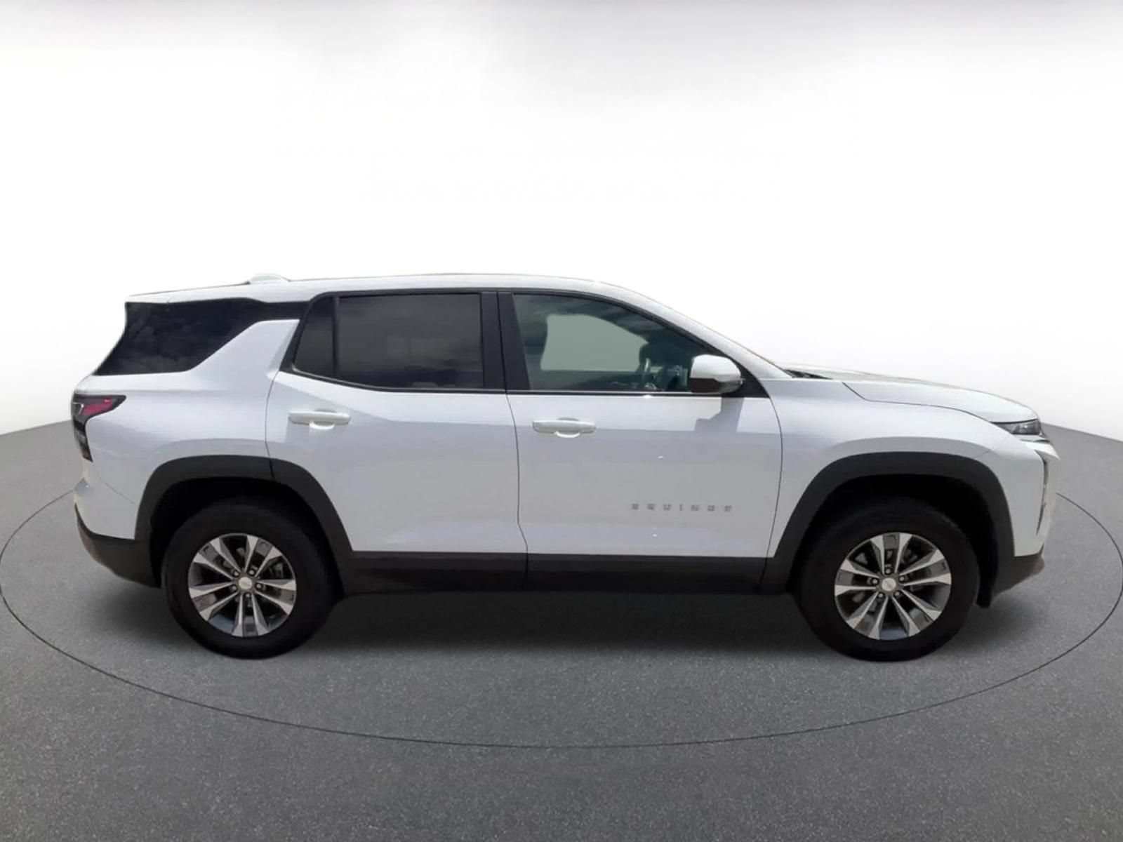 Used 2025 Chevrolet Equinox LT FWD image 15