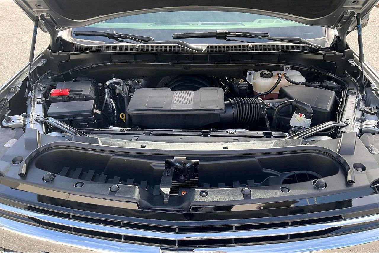 Used 2025 Chevrolet Tahoe LT image 39