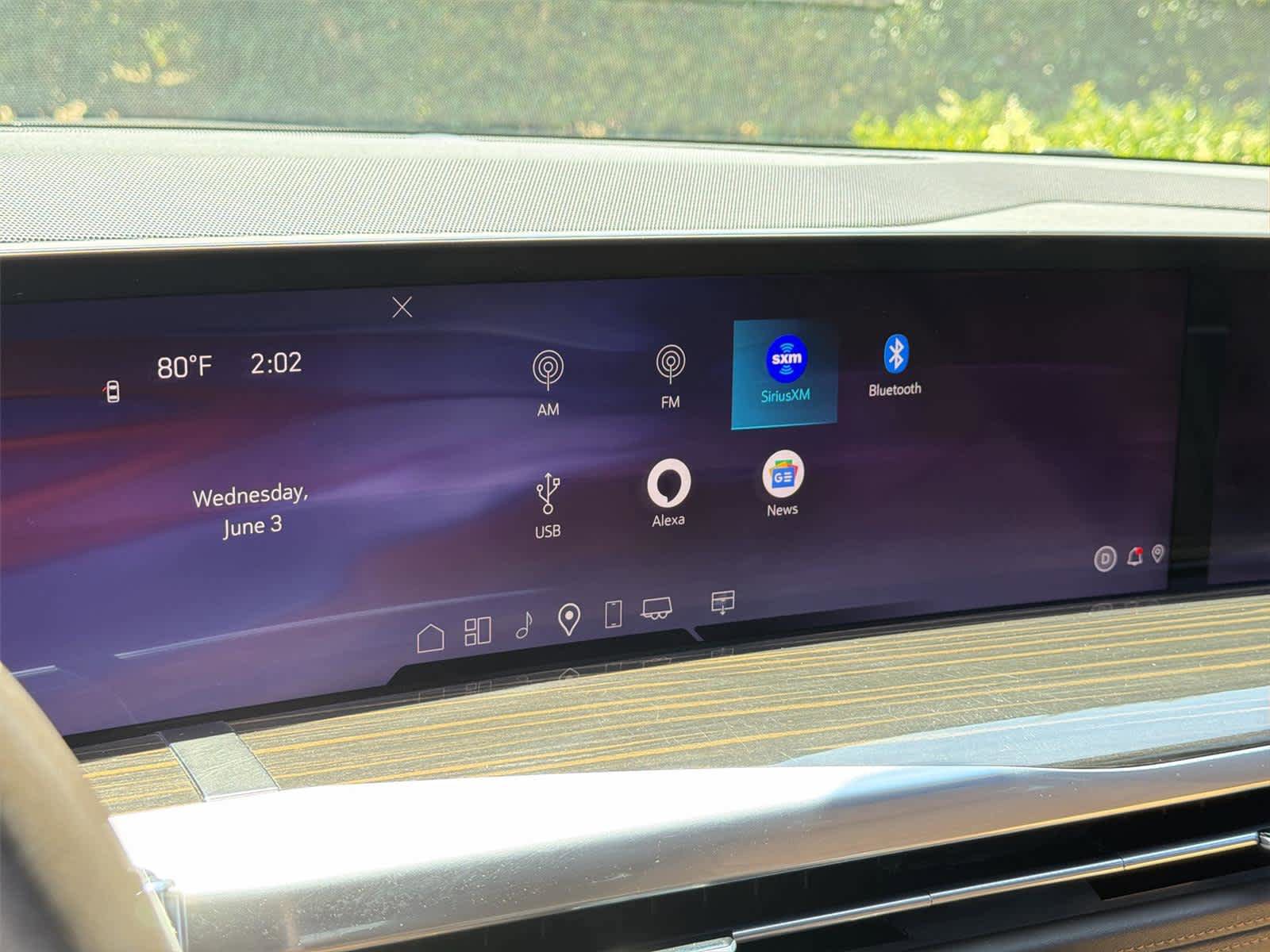 Used 2025 Cadillac Escalade Premium Luxury RWD image 17