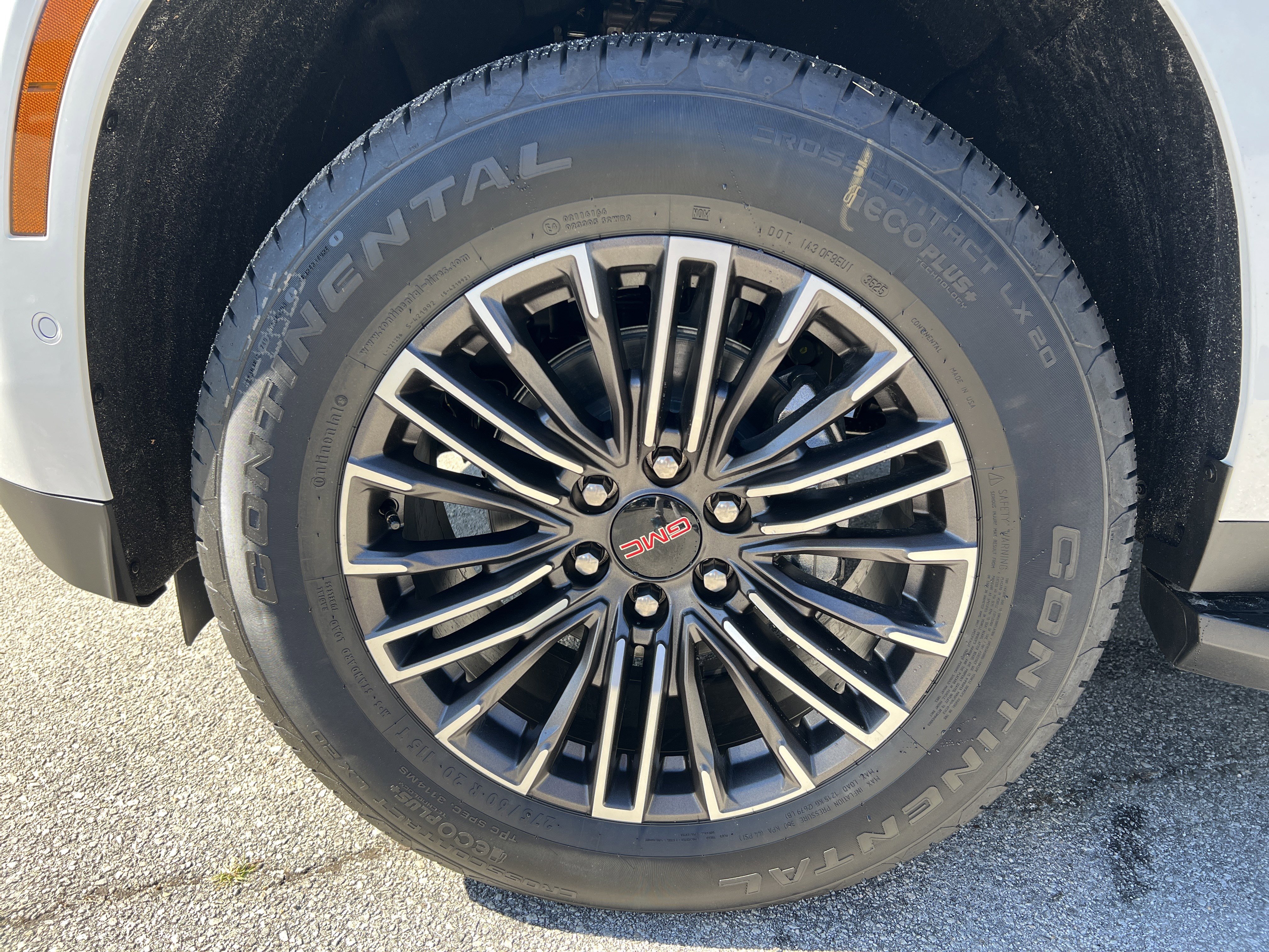 New 2026 GMC Yukon XL Elevation image 15