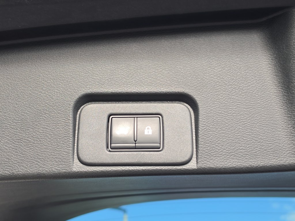 Used 2021 Nissan Rogue Platinum FWD image 8
