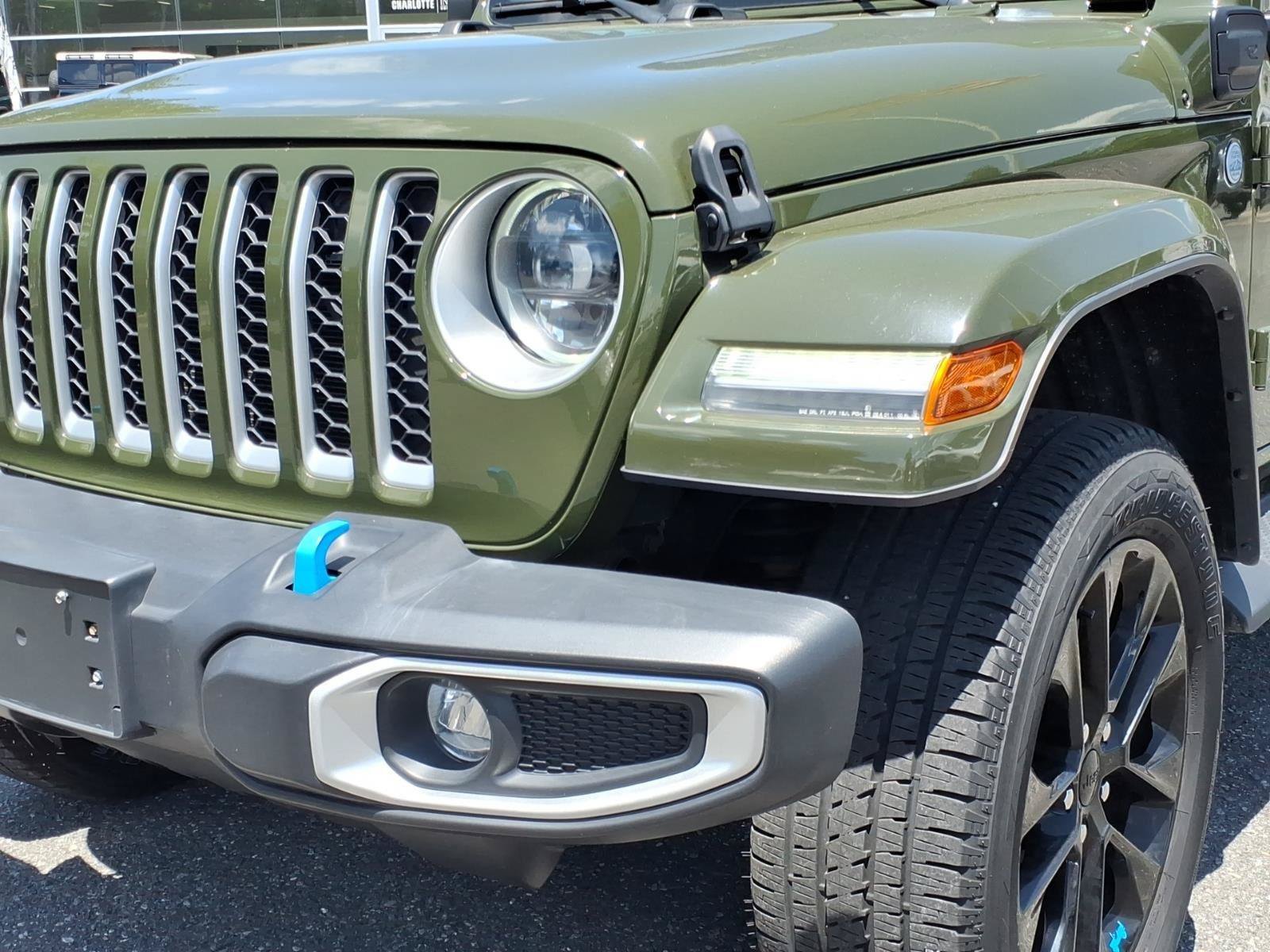 Used 2023 Jeep Wrangler Unlimited Sahara w/ Cold Weather Group AWD/4WD image 17