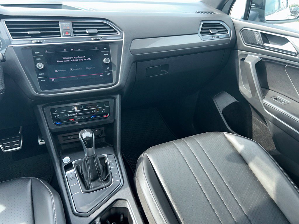 Used 2022 Volkswagen Tiguan SE R-Line FWD image 17